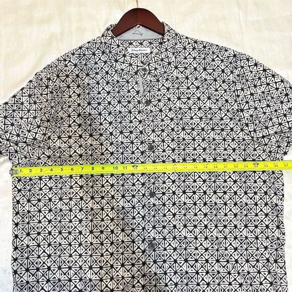 Tommy Bahama Men's XXL Black Geometric Short Sleeve Button-Up Shirt - Picture 6 of 9